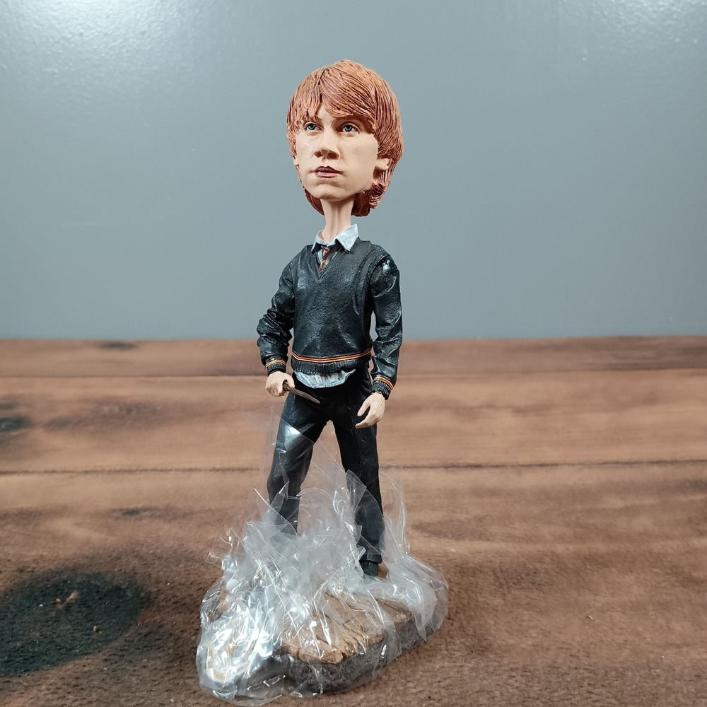 NECA Harry Potter Head Knocker Harry Potter Ron and Herminie Figure - Picture 14 of 16
